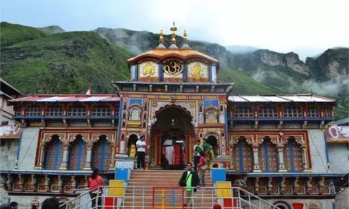 Badrinath and Kedarnath bus fare : बदरीनाथ और केदारनाथ जाने वाले श्रद्धालुओं को देना होगा बसों में दोगुना किराया Badrinath and Kedarnath bus fare : बदरीनाथ और केदारनाथ जाने वाले श्रद्धालुओं को देना होगा बसों में दोगुना किराया