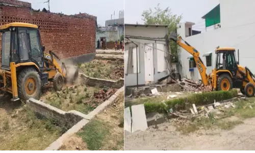 मेरठ में एक साथ 16 जगहो पर गरजा बुलडोजर, ढहाए गए अवैध निर्माण मेरठ में एक साथ 16 जगहो पर गरजा बुलडोजर, ढहाए गए अवैध निर्माण