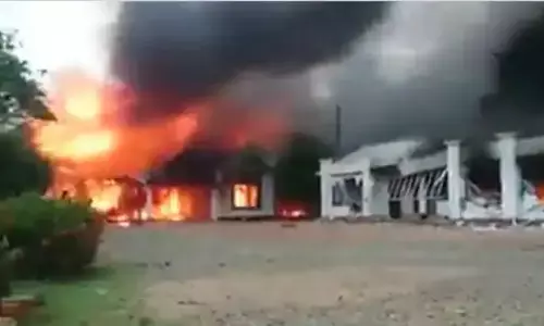 SriLanka PM के इस्तीफे के बाद भी हिंसा जारी, सांसद की मौत; मंत्री का घर फूंका