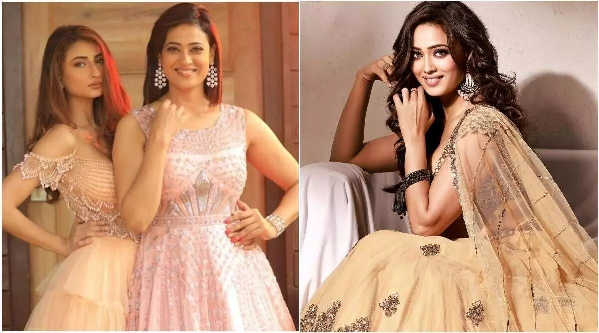 Palak Tiwari Sexy Video: Shweta Tiwari और Palak Tiwari ने मदर्स डे मनाते हुए तोड़े प्लेट, Video देखलर भड़के लोग Palak Tiwari Sexy Video: Shweta Tiwari और Palak Tiwari ने मदर्स डे मनाते हुए तोड़े प्लेट, Video देखलर भड़के लोग
