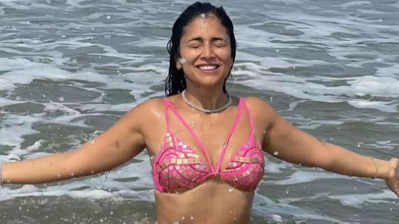 Shriya Saran Sexy Video: Shriya Saran ने सेक्सी बिकिनी पहनकर दिखाया बोल्ड अवतार, गोवा से सामने आई ये Hot Photos