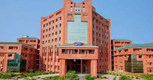 Sharda University Noida News: BA के पेपर में हिंदुत्व-फासीवाद पर सवाल पूंछने वाले  प्रोफेसर वकास फारुक ने दिया इस्तीफा