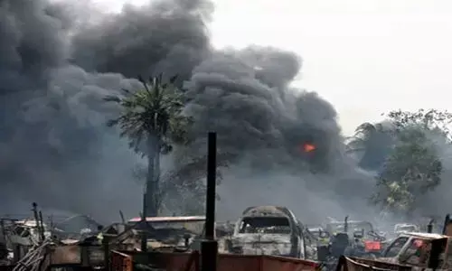 Sri Lanka में PM आवास पर गोलीबारी, 12 से ज्यादा मंत्रियों के घर फूंके Sri Lanka में PM आवास पर गोलीबारी, 12 से ज्यादा मंत्रियों के घर फूंके