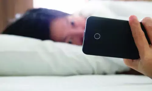 इस देश ने नाबालिगों के सोशल मीडिया पर लाइव स्ट्रीमिंग पर लगाया प्रतिबंध