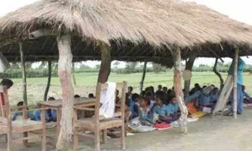 बिहार के राजगीर में पाँचवीं पास गरीब बच्चों के लिए खोला निःशुल्क विद्यालय बिहार के राजगीर में पाँचवीं पास गरीब बच्चों के लिए खोला निःशुल्क विद्यालय