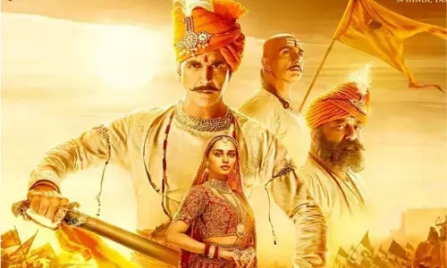 ट्रेलर लॉन्च के समय अपनी मां को याद कर रो पड़े अक्षय कुमार