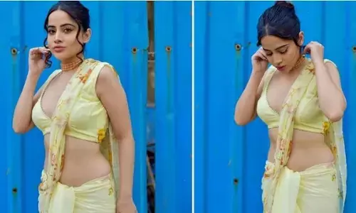 Urfi Javed Sexy Video: Urfi Javed ने नीली साड़ी पहनकर अपने हॉट अवतार में फैंस को कहा ईद मुबारक, Video देखकर लोगों ने किया ट्रोल Urfi Javed Sexy Video: Urfi Javed ने नीली साड़ी पहनकर अपने हॉट अवतार में फैंस को कहा ईद मुबारक, Video देखकर लोगों ने किया ट्रोल