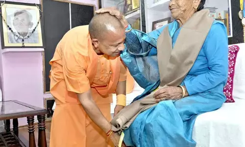 Yogi Adityanaths birthday: अजय सिंह बिष्ट से योगी आदित्यनाथ बनने तक का सफर कैसे हुआ पूरा, जानिए पूरा मामला Yogi Adityanaths birthday: अजय सिंह बिष्ट से योगी आदित्यनाथ बनने तक का सफर कैसे हुआ पूरा, जानिए पूरा मामला