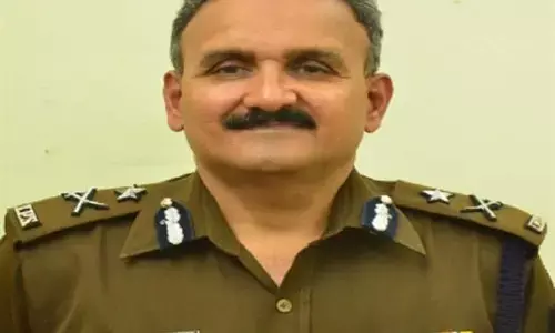 यूपी के कार्यवाहक डीजीपी बने देवेंद्र सिंह चौहान यूपी के कार्यवाहक डीजीपी बने देवेंद्र सिंह चौहान