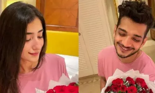 मुन्नवर फारूकी अपनी गर्लफ्रेंड नजीला को लेकर बेहद पोजेसिव है मुन्नवर फारूकी अपनी गर्लफ्रेंड नजीला को लेकर बेहद पोजेसिव है