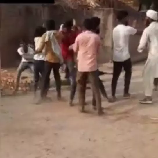 शामली : मजदूरों को गांव के दबंगों ने पीटा