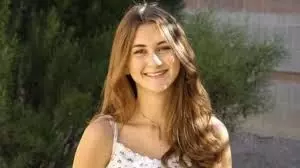 इस लड़की के लिए पानी बन जाता है एसिड, नहाने से हो सकती है मौत इस लड़की के लिए पानी बन जाता है एसिड, नहाने से हो सकती है मौत