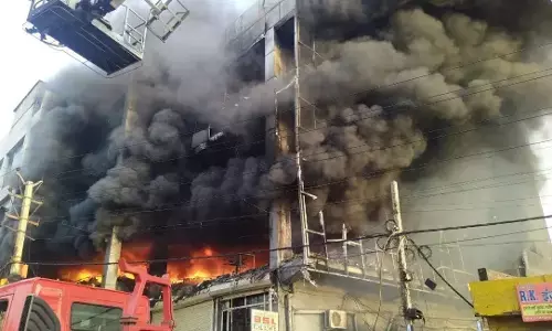 Mundka Fire Incident: दिल्ली के मुंडका में लगी भीषण आग, 27 लोगों की मौत, जानिए अब तक क्या हुआ? Mundka Fire Incident: दिल्ली के मुंडका में लगी भीषण आग, 27 लोगों की मौत, जानिए अब तक क्या हुआ?