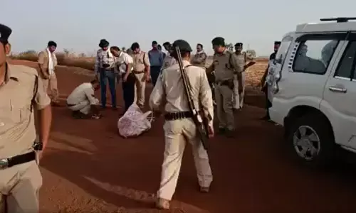 MP में काले हिरण के शिकारियों को पकड़ने गई पुलिस पर फायरिंग, SI समेत 3 पुलिसकर्मियों को भून डाला MP में काले हिरण के शिकारियों को पकड़ने गई पुलिस पर फायरिंग, SI समेत 3 पुलिसकर्मियों को भून डाला