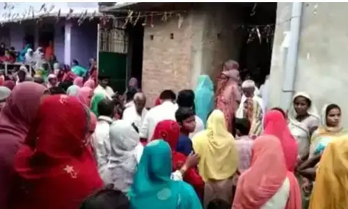 बिहार: महिला ने परिवार के 4 सदस्यों को पेट्रोल छिड़ककर जिन्दा जलाया, जानें- क्यों उठाया ऐसा खौफनाक कदम बिहार: महिला ने परिवार के 4 सदस्यों को पेट्रोल छिड़ककर जिन्दा जलाया, जानें- क्यों उठाया ऐसा खौफनाक कदम