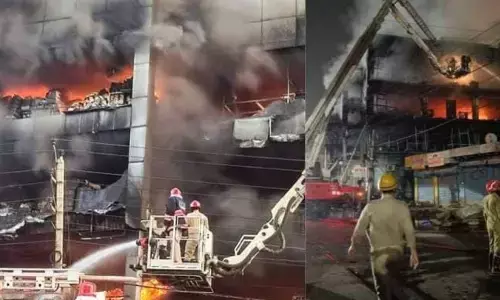जानिए क्या हुआ था दिल्ली मेट्रो स्टेशन के पास कैसे लगी बिल्डिंग में आग