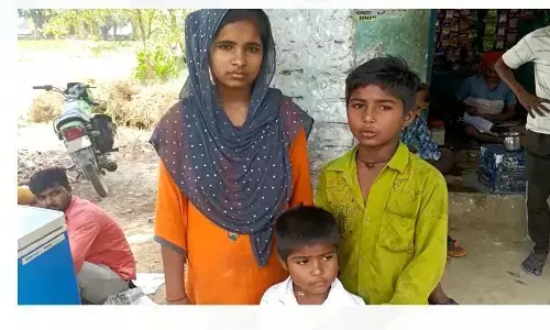 सौतेली माँ बनी जल्लाद बच्चो को बेरहमी से पीटा सौतेली माँ बनी जल्लाद बच्चो को बेरहमी से पीटा