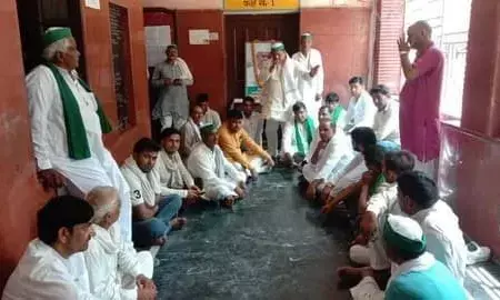 शामली में मनाई गई स्वर्गीय महेंद्र सिंह टिकैत की 11वीं पुण्यतिथि शामली में मनाई गई स्वर्गीय महेंद्र सिंह टिकैत की 11वीं पुण्यतिथि