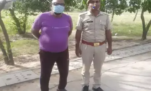 Noida News : जानिए क्या होता है डिजिटल रेप, जिसके आरोप में गिरफ्तार हुआ 80 साल का चित्रकार Noida News : जानिए क्या होता है डिजिटल रेप, जिसके आरोप में गिरफ्तार हुआ 80 साल का चित्रकार
