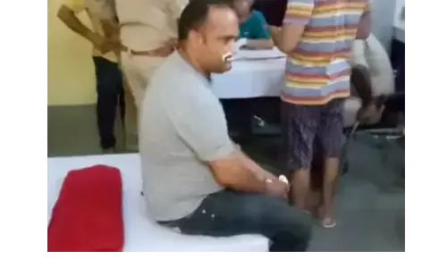Shamli News: मोबाइल लूट कर भाग रहे बदमाशों की पुलिस से मुठभेड़, एक सिपाही घायल Shamli News: मोबाइल लूट कर भाग रहे बदमाशों की पुलिस से मुठभेड़, एक सिपाही घायल