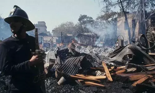 मुंबई के 1993 बम ब्लास्ट के भगोड़े अबू बकर,युसूफ समेत 4 आरोपी गिरफ्तार, जानें पूरा घटनाक्रम- कब क्या हुआ? मुंबई के 1993 बम ब्लास्ट के भगोड़े अबू बकर,युसूफ समेत 4 आरोपी गिरफ्तार, जानें पूरा घटनाक्रम- कब क्या हुआ?