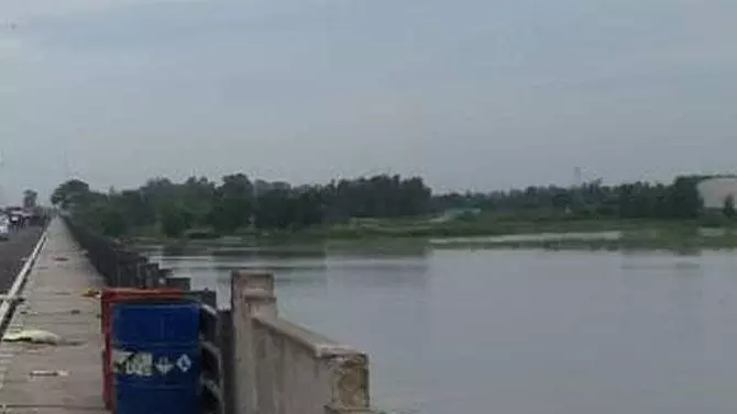 में मरने जा रहा हूँ मेरा फोन इस जगह से उठा लेना, परिजनों में सुनकर मचा हड़कंप मौके की और दौड़े लेकिन .. में मरने जा रहा हूँ मेरा फोन इस जगह से उठा लेना, परिजनों में सुनकर मचा हड़कंप मौके की और दौड़े लेकिन ..