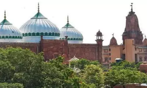 Gyanvapi case: Supreme Court ने वाराणसी कोर्ट की सुनवाई पर लगाई रोक, कल तीन बजे होगी सुनवाई Gyanvapi case: Supreme Court ने वाराणसी कोर्ट की सुनवाई पर लगाई रोक, कल तीन बजे होगी सुनवाई