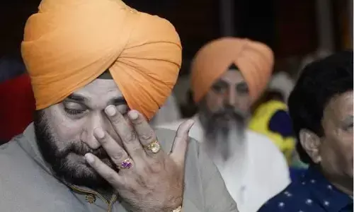 नवजोत सिंह सिद्धू को बड़ा झटका, रोडरेज केस में SC ने सुनाई एक साल कैद की सज़ा नवजोत सिंह सिद्धू को बड़ा झटका, रोडरेज केस में SC ने सुनाई एक साल कैद की सज़ा