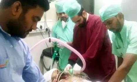 मेरठ में दिन-दहाड़े लॉ के छात्र पर बरसाईं गोलियां, गंभीर हालत में अस्पताल में भर्ती मेरठ में दिन-दहाड़े लॉ के छात्र पर बरसाईं गोलियां, गंभीर हालत में अस्पताल में भर्ती