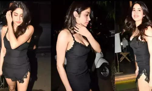 Janhvi Kapoor Sexy Dress: छोटे कपड़े पहने पार्टी करने पहुंची जहान्वी कपूर, हॉट अदाओं को देख फैंस हुए बेकाबू