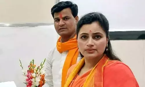 नवनीत राणा की और बढ़ी मुश्किल, 15 दिनों में अवैध निर्माण गिराए, नहीं तो चलेगा हमारा हथौड़ा,