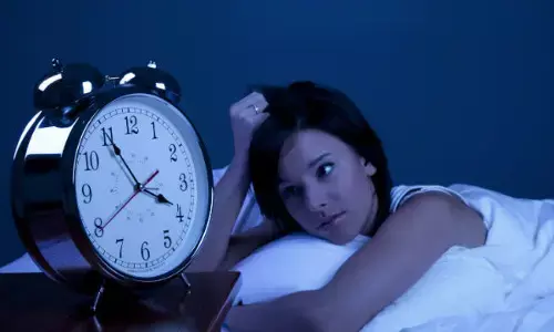 6 घंटे से कम सोते हैं, तो हो सकती हैं सेहत से जुड़ी ये 9 परेशानी 6 घंटे से कम सोते हैं, तो हो सकती हैं सेहत से जुड़ी ये 9 परेशानी