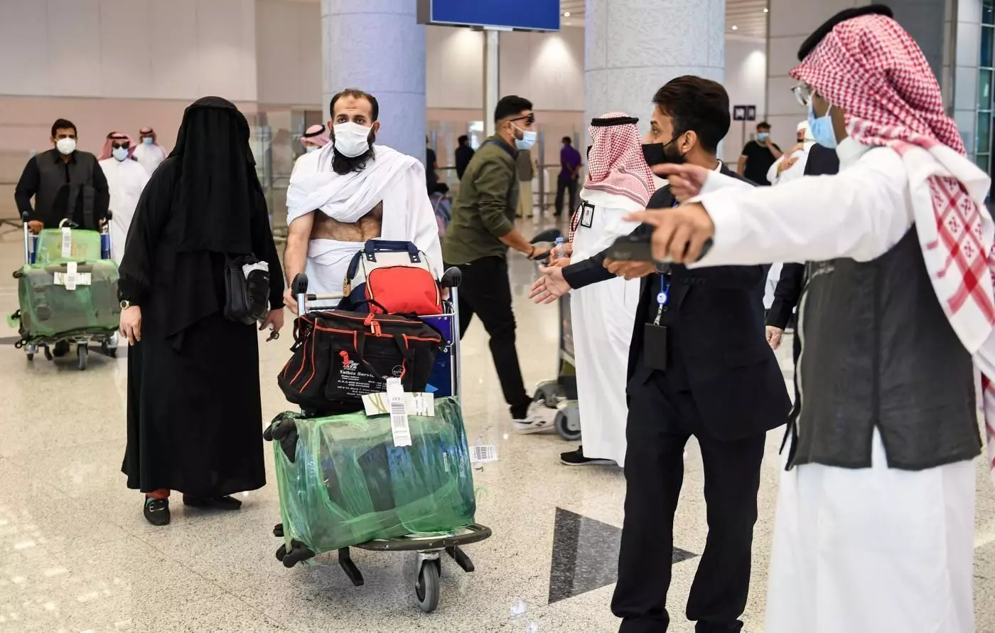 Coronavirus in Saudi Arabia: सऊदी अरब में कोरोना का कहर, बढ़ते केसों के बीच भारत समेत 16 देशों की यात्रा पर लगाया बैन