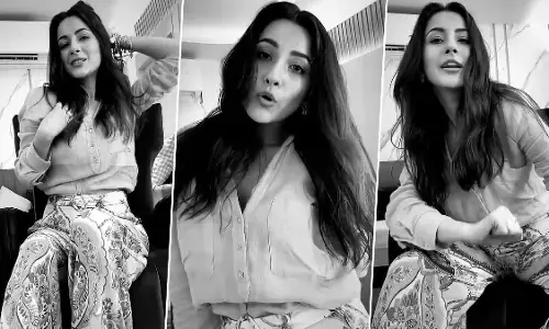 Shehnaaz Gill Sexy Video: Shehnaaz Gill ने Britney Spears के गाने पर किया हॉट डांस, देखें ये धांसू Video Shehnaaz Gill Sexy Video: Shehnaaz Gill ने Britney Spears के गाने पर किया हॉट डांस, देखें ये धांसू Video