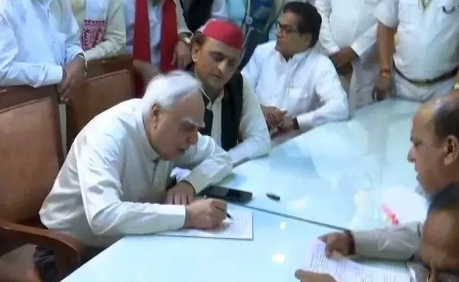 Kapil Sibal Rajya Sabha Nomination : कपिल सिब्बल ने सपा से राज्यसभा के लिए किया नामांकन, बाेले- मैं कांग्रेस का नेता था..