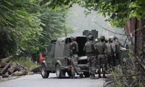 J&K : सेना को मिली बड़ी कामयाबी, तीन पाकिस्तानी आतंकियों को किया ढेर, एक पुलिसकर्मी शहीद