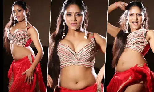 Shweta Sharma Sexy Video: भोजपुरी एक्ट्रेस Shweta Sharma ने बीड़ी जलईले पर किया सेक्सी डांस, रोंगटे खड़े कर देगा ये Video Shweta Sharma Sexy Video: भोजपुरी एक्ट्रेस Shweta Sharma ने बीड़ी जलईले पर किया सेक्सी डांस, रोंगटे खड़े कर देगा ये Video