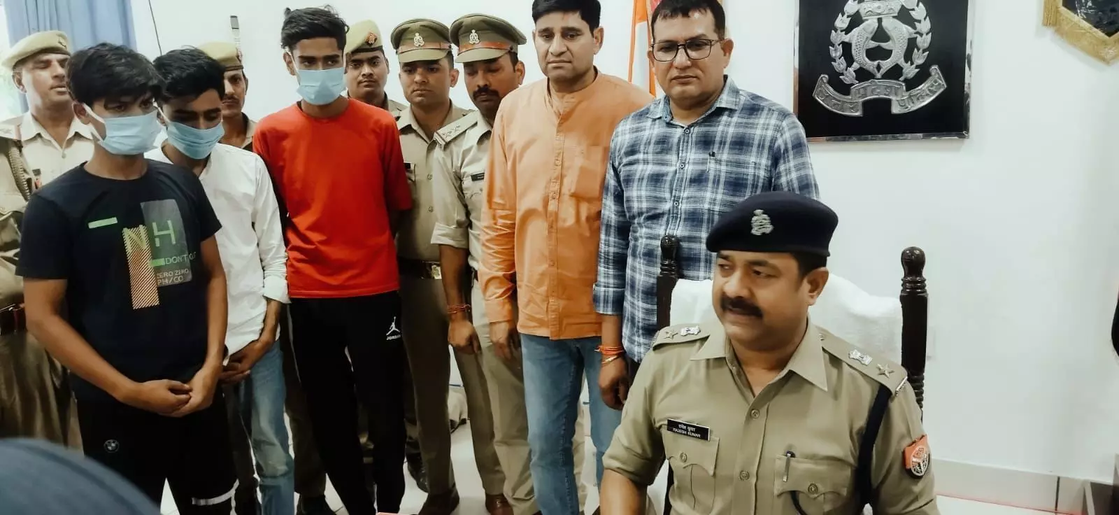 Saharanpur Breaking News: सहारनपुर की संयुक्त टीम द्वारा किया गया लूट की घटना का खुलासा, 3 अभियुक्त गिरफ्तार Saharanpur Breaking News: सहारनपुर की संयुक्त टीम द्वारा किया गया लूट की घटना का खुलासा, 3 अभियुक्त गिरफ्तार