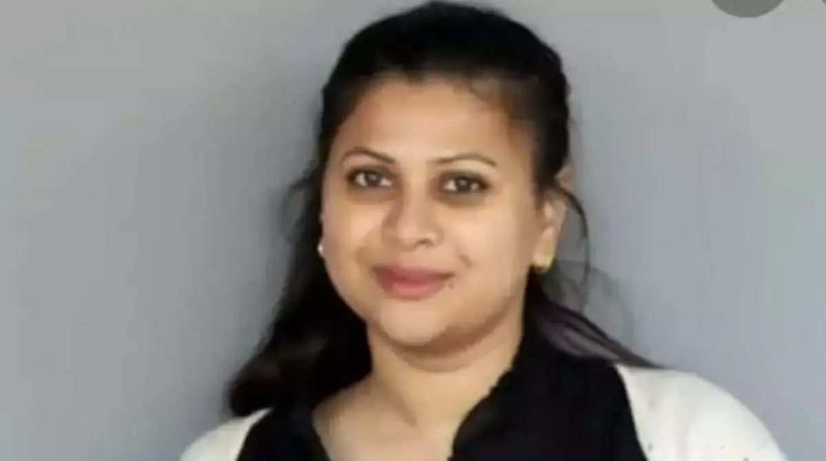 BJP विधायक किशोर उपाध्याय की भाई की पत्नी गिरफ्तार कोच्चि एयर पोर्ट से गिरफ्तार, इस वजह से देश से बाहर भागने की फिराक में थी BJP विधायक किशोर उपाध्याय की भाई की पत्नी गिरफ्तार कोच्चि एयर पोर्ट से गिरफ्तार, इस वजह से देश से बाहर भागने की फिराक में थी