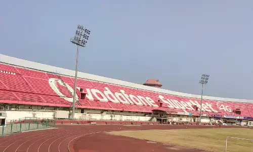 दिल्ली स्टेडियम में कुत्ता घुमाने वाले आईएएस दम्पत्ति का तबादला, पति का लद्दाख तो पत्नी अरुणाचल भेजी गई