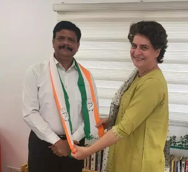 ब्राह्मण चेहरा व बसपा सरकार में कैबिनेट मंत्री रहे नकुल दुबे कांग्रेस में शामिल