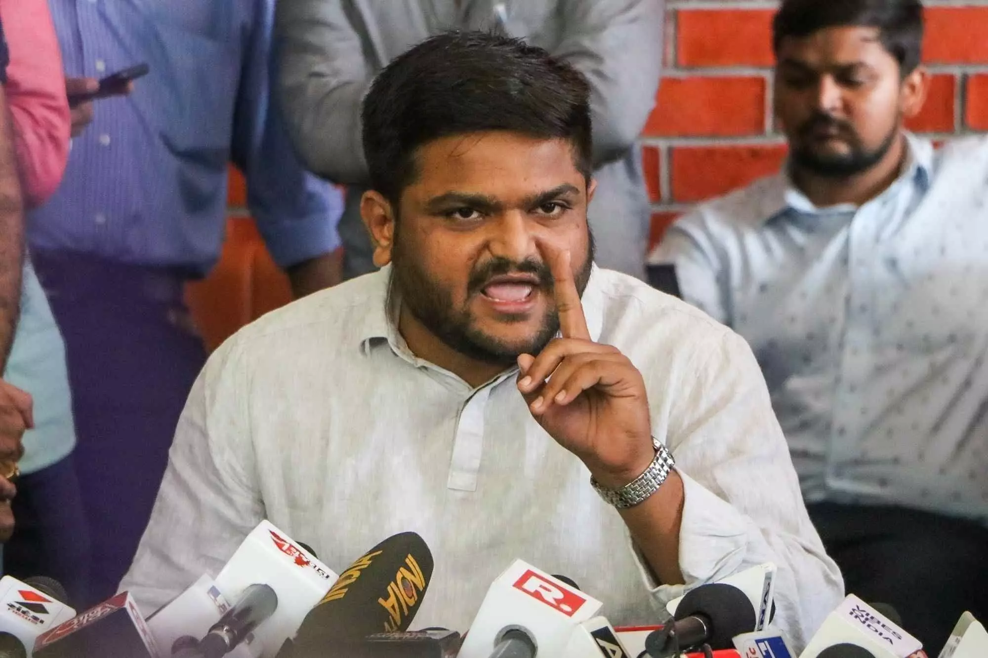 हार्दिक पटेल अगले हफ्ते BJP में हो सकते हैं शामिल, गुजरात विधानसभा चुनाव लड़ने के भी दिए संकेत हार्दिक पटेल अगले हफ्ते BJP में हो सकते हैं शामिल, गुजरात विधानसभा चुनाव लड़ने के भी दिए संकेत