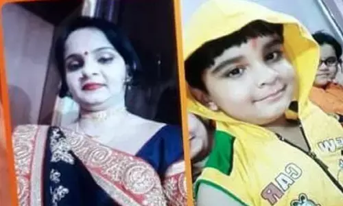 सर्राफा व्यापारी की पत्नी और बेटे की चाकू से गोदकर निर्मम हत्या, कहीं 45 लाख रुपए के लिए तो नहीं रची गई साजिश सर्राफा व्यापारी की पत्नी और बेटे की चाकू से गोदकर निर्मम हत्या, कहीं 45 लाख रुपए के लिए तो नहीं रची गई साजिश