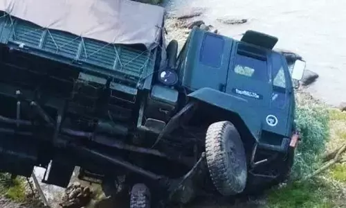 लद्दाख में बड़ा हादसा, 26 जवानों को ले जा रही बस नदी में गिरी, 7 सैनिक शहीद, राहत-बचाव कार्य जारी