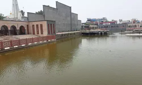 7 साल में 3 करोड़ से 18 करोड़ का हो गया बजट, लेकिन तालाब वैसे का वैसा ही रहा 7 साल में 3 करोड़ से 18 करोड़ का हो गया बजट, लेकिन तालाब वैसे का वैसा ही रहा