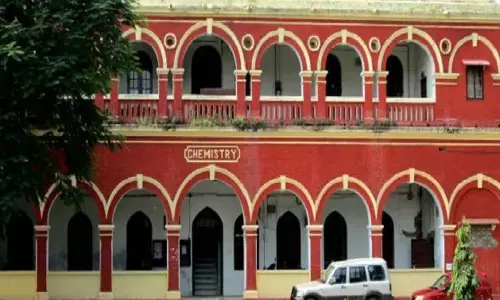 असिस्टेंट प्रोफेसर ने किया प्रोफेसर से रेप, अब ये अश्लील वीडियो वायरल के नाम पर खेल रहा है खेल असिस्टेंट प्रोफेसर ने किया प्रोफेसर से रेप, अब ये अश्लील वीडियो वायरल के नाम पर खेल रहा है खेल