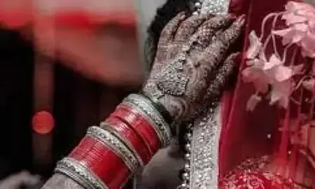 शादी से पहले मण्डप से दूल्हे को उठा ले गयी पुलिस शादी से पहले मण्डप से दूल्हे को उठा ले गयी पुलिस