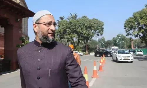 Maharashtra: बीजेपी ने मुसलमानों के खिलाफ जंग का ऐलान किया, इनके लिए टोपी और मीनार खतरा: असदुद्दीन ओवैसी Maharashtra: बीजेपी ने मुसलमानों के खिलाफ जंग का ऐलान किया, इनके लिए टोपी और मीनार खतरा: असदुद्दीन ओवैसी