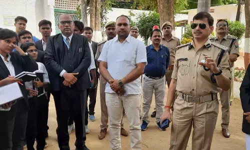 विधि के छात्रों ने जेल का किया भृमण ,अधीक्षक ने जेल के बारे में व्याप्त अनेक भ्रान्तियों का निराकरण  किया विधि के छात्रों ने जेल का किया भृमण ,अधीक्षक ने जेल के बारे में व्याप्त अनेक भ्रान्तियों का निराकरण  किया