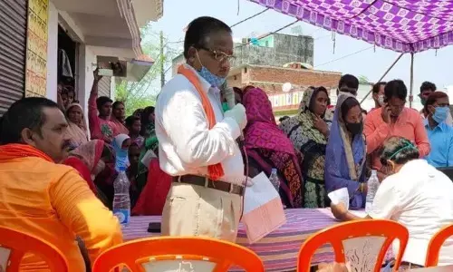 गोरखपुर से चार बार के विधायक रहे और अपनी ईमानदारी की वजह से जनता में लोकप्रिय डॉ राधामोहनदास अग्रवाल को राज्यसभा प्रत्याशी बनाए जाने से समर्थकों में दौड़ी खुशी की लहर गोरखपुर से चार बार के विधायक रहे और अपनी ईमानदारी की वजह से जनता में लोकप्रिय डॉ राधामोहनदास अग्रवाल को राज्यसभा प्रत्याशी बनाए जाने से समर्थकों में दौड़ी खुशी की लहर